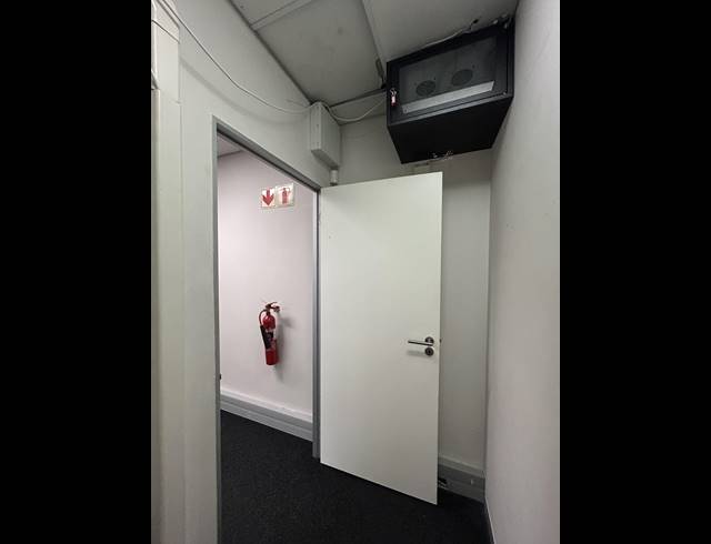 230M² BUILDING TO LET IN TOKAI